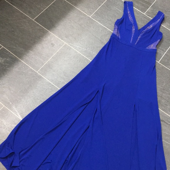 BCBGMaxAzria Dresses & Skirts - perfect for prom!!! Blue formal 👗